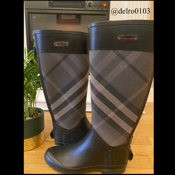 Burberry Clemence Signature Check Rainboot - Picture 3 of 7